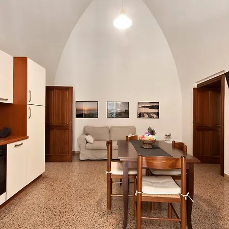 Vittorio Emanuele Old Town - Selection * ليتشي